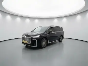 2025 Voyah Dreamer с пробегом 22 400 км