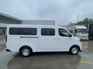 2024 Wuling Wuling Yangguang с пробегом 17 600 км