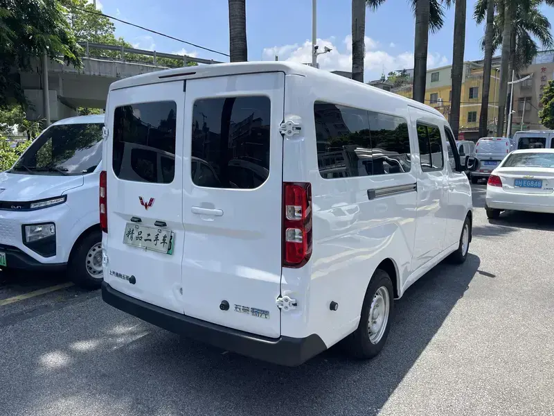 2025 Wuling Wuling Yangguang с пробегом 14 000 км