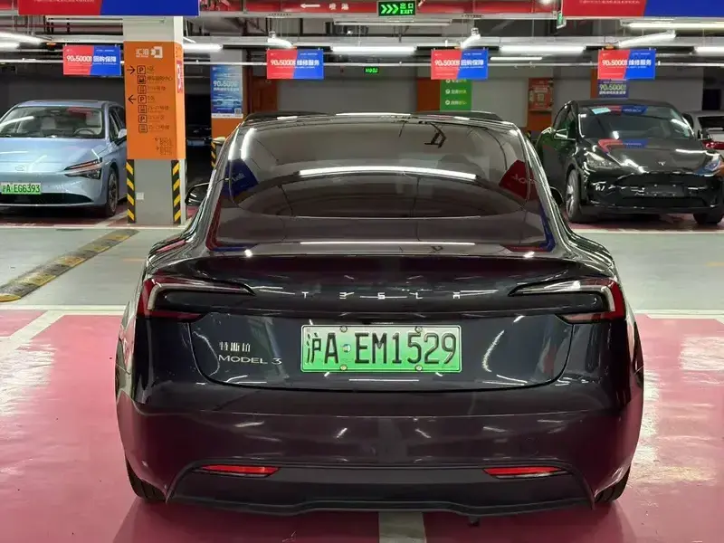 2023 Tesla Model 3 с пробегом 27 800 км
