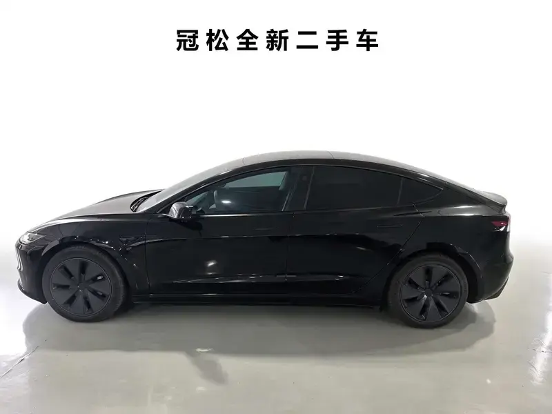 2023 Tesla Model 3 с пробегом 28 000 км