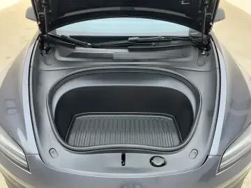 2025 Tesla Model 3 с пробегом 11 900 км