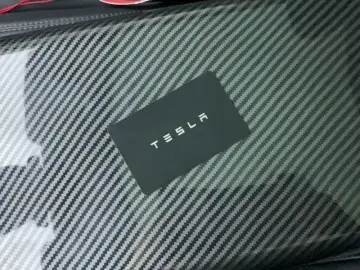 2025 Tesla Model 3 с пробегом 11 900 км
