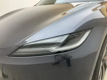2025 Tesla Model 3 с пробегом 11 900 км