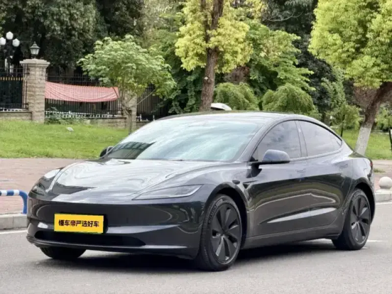 2023 Tesla Model 3 с пробегом 13 100 км
