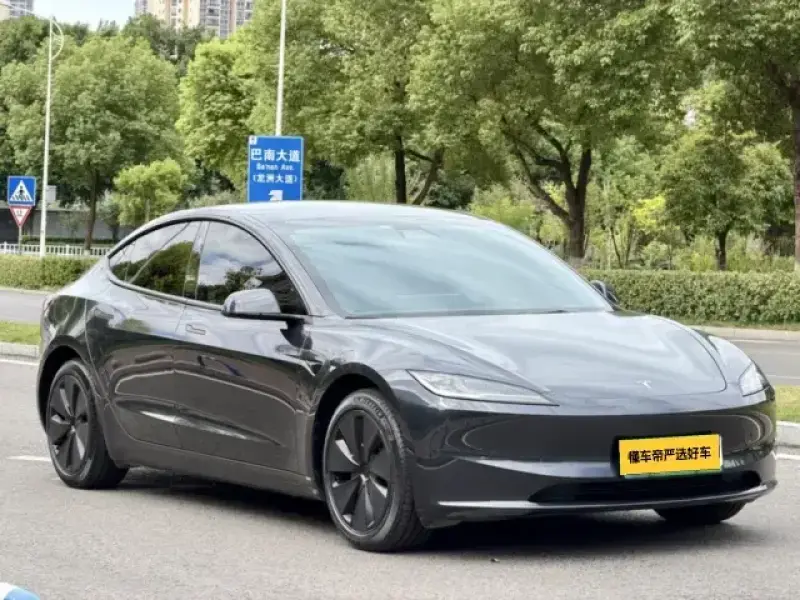 2023 Tesla Model 3 с пробегом 13 100 км