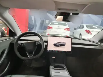 2023 Tesla Model 3 с пробегом 13 100 км