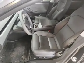 2023 Tesla Model 3 с пробегом 13 100 км