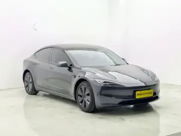 2023 Tesla Model 3 с пробегом 12 600 км