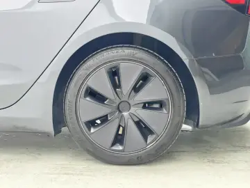 2023 Tesla Model 3 с пробегом 12 600 км