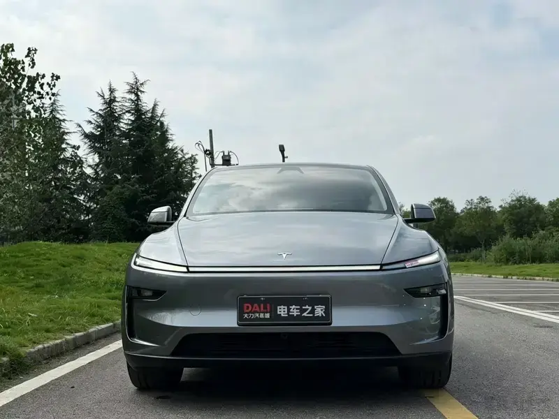 2025 Tesla Model Y с пробегом 48 000 км