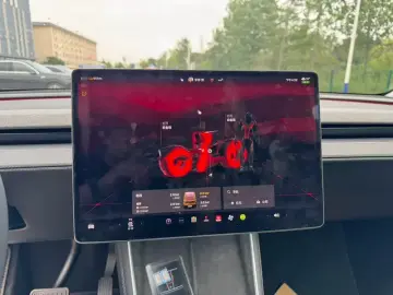 2025 Tesla Model Y с пробегом 48 000 км