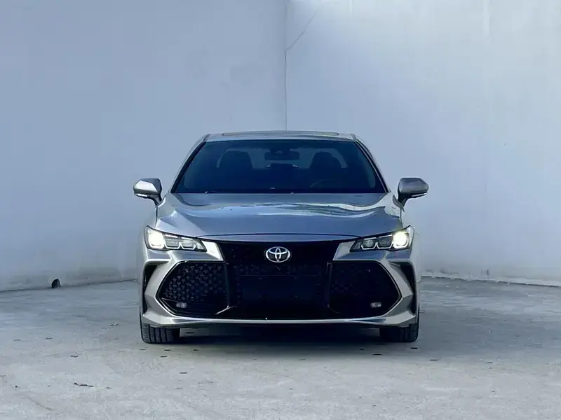 2019 Toyota Avalon с пробегом 77 000 км