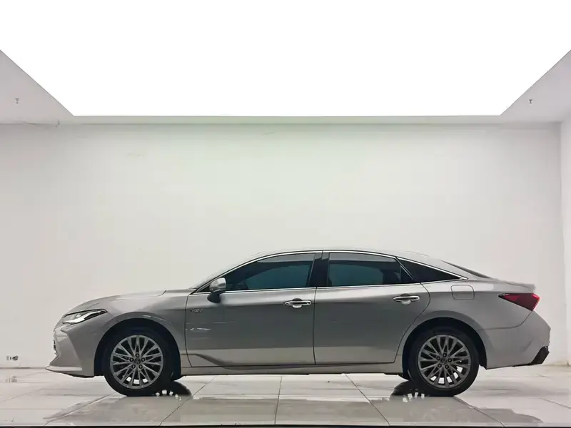 2024 Toyota Avalon с пробегом 9 900 км