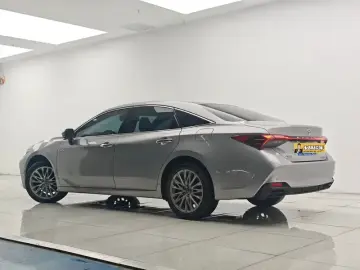 2024 Toyota Avalon с пробегом 9 900 км