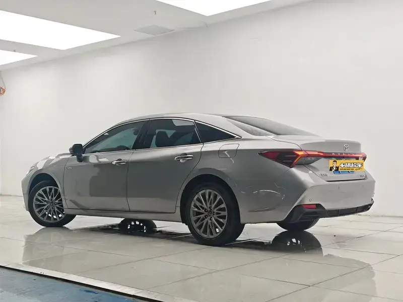 2024 Toyota Avalon с пробегом 9 900 км
