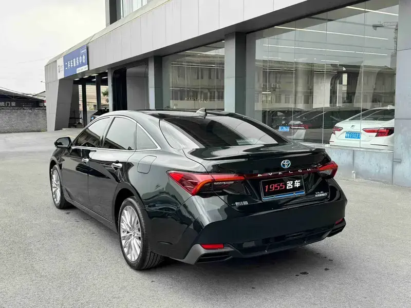 2023 Toyota Avalon с пробегом 31 000 км