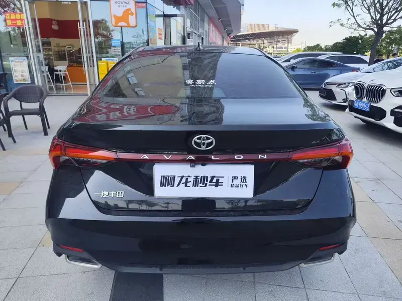 2023 Toyota Avalon с пробегом 28 400 км