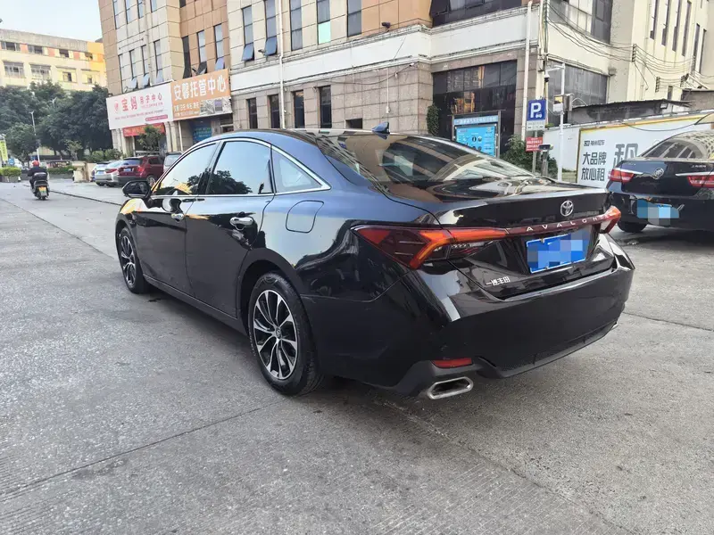 2023 Toyota Avalon с пробегом 80 000 км