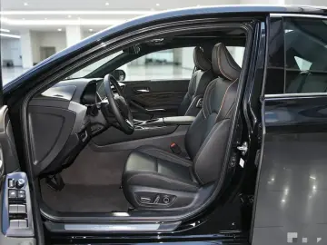 2024 Toyota Avalon с пробегом 14 000 км