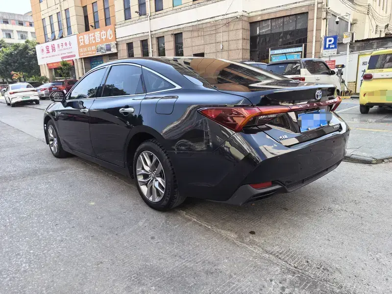2019 Toyota Avalon с пробегом 100 000 км
