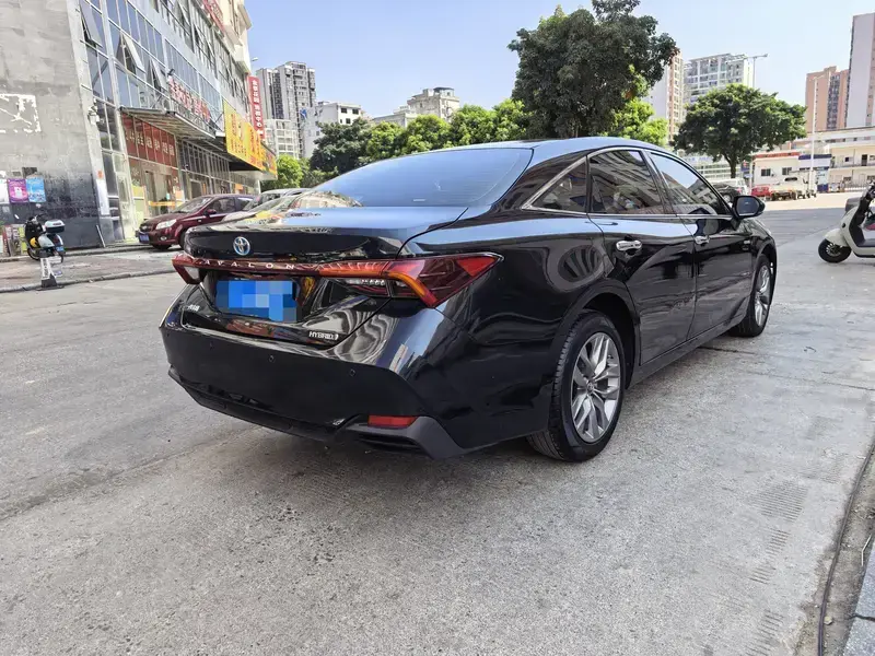 2019 Toyota Avalon с пробегом 100 000 км