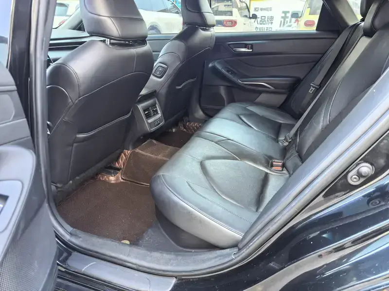 2019 Toyota Avalon с пробегом 100 000 км