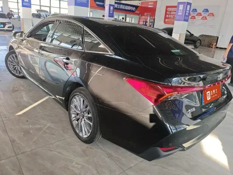 2024 Toyota Avalon с пробегом 16 000 км