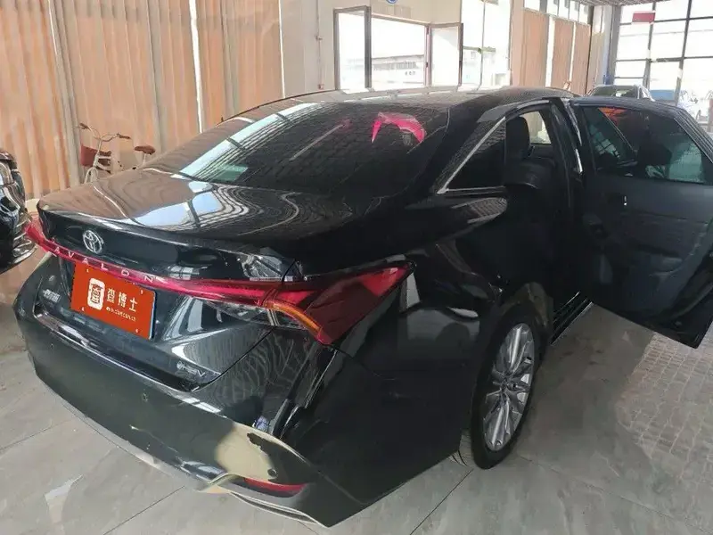 2024 Toyota Avalon с пробегом 16 000 км