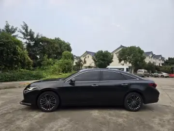 2022 Toyota Avalon с пробегом 19 000 км
