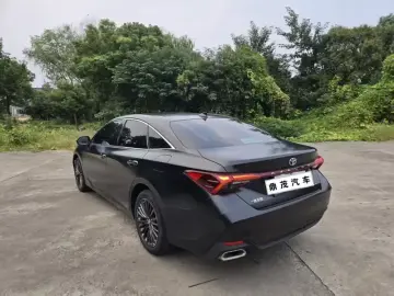 2022 Toyota Avalon с пробегом 19 000 км