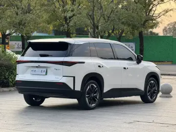2025 Toyota bZ3X с пробегом 20 000 км
