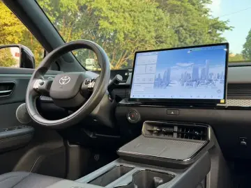 2025 Toyota bZ3X с пробегом 20 000 км