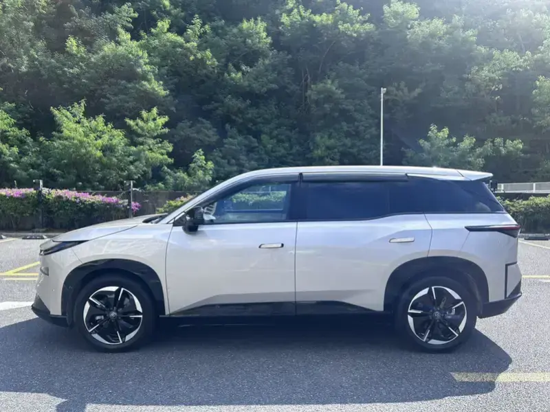 2026 Toyota bZ3X с пробегом 17 000 км