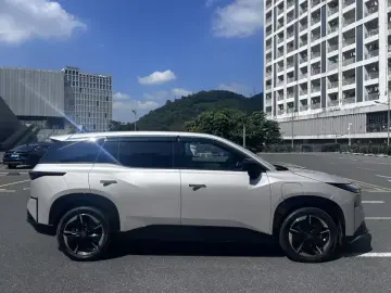 2026 Toyota bZ3X с пробегом 17 000 км