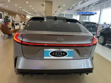 2025 Toyota bZ5 с пробегом 20 000 км