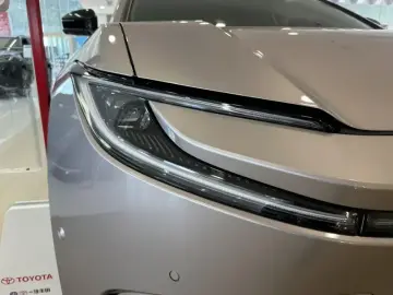 2025 Toyota bZ5 с пробегом 20 000 км
