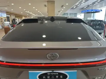 2025 Toyota bZ5 с пробегом 20 000 км