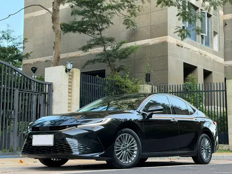 2024 Toyota Camry с пробегом 37 000 км