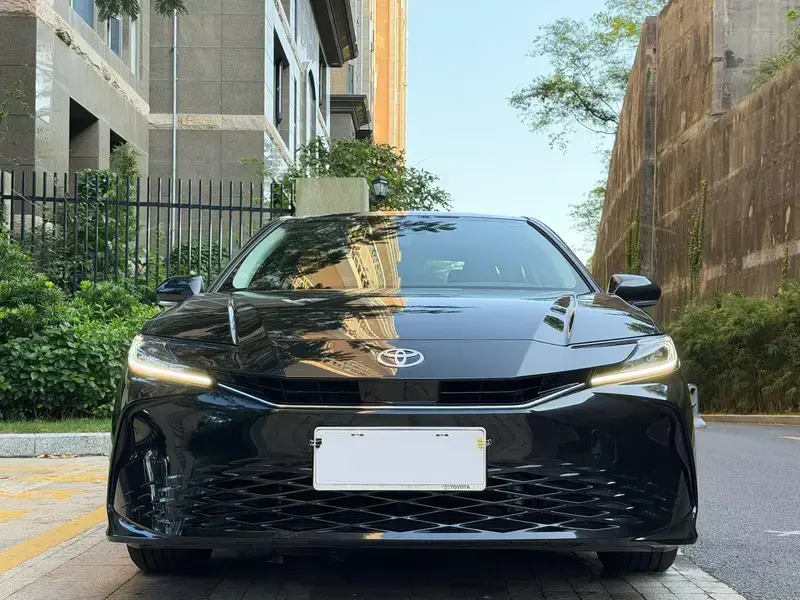 2024 Toyota Camry с пробегом 37 000 км