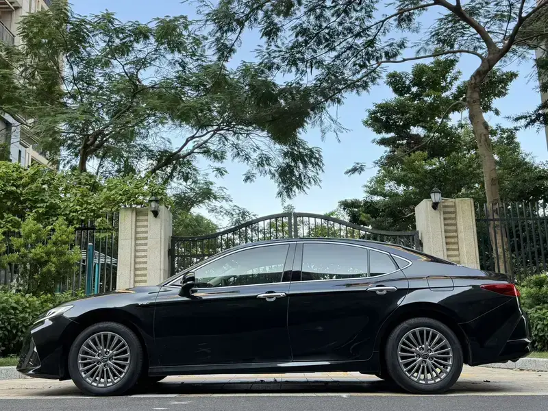 2024 Toyota Camry с пробегом 37 000 км