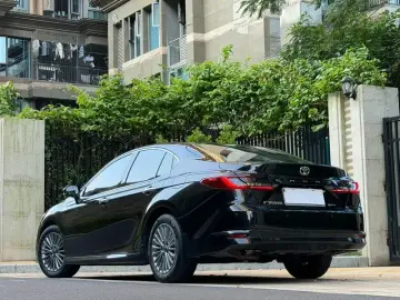 2024 Toyota Camry с пробегом 37 000 км