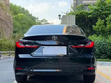 2024 Toyota Camry с пробегом 37 000 км