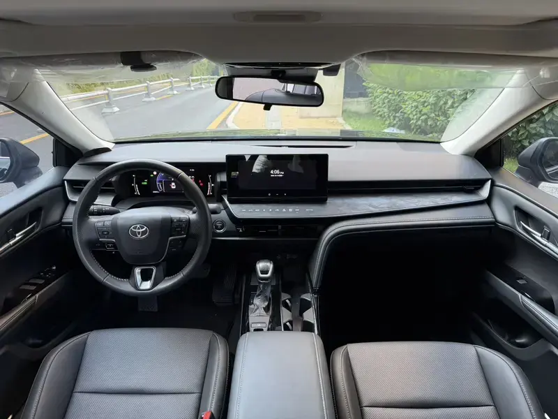 2024 Toyota Camry с пробегом 37 000 км
