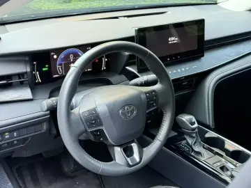 2024 Toyota Camry с пробегом 37 000 км