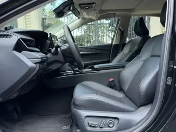 2024 Toyota Camry с пробегом 37 000 км