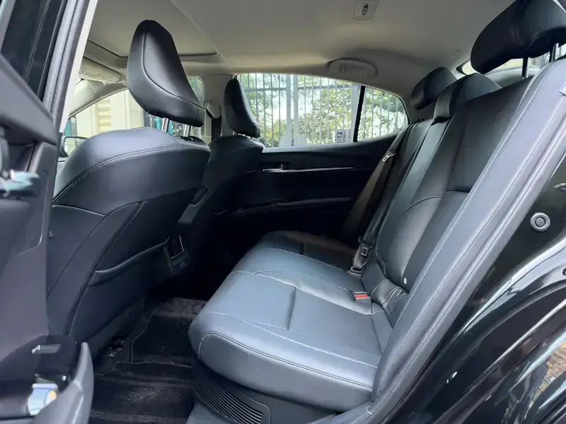 2024 Toyota Camry с пробегом 37 000 км