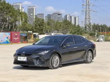 2026 Toyota Camry с пробегом 8 300 км
