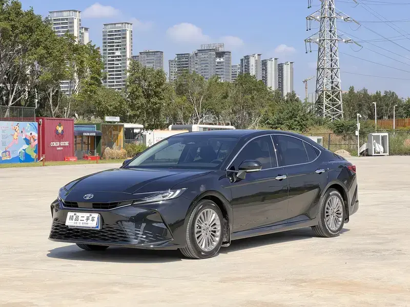 2026 Toyota Camry с пробегом 8 300 км