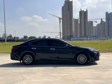 2026 Toyota Camry с пробегом 8 300 км
